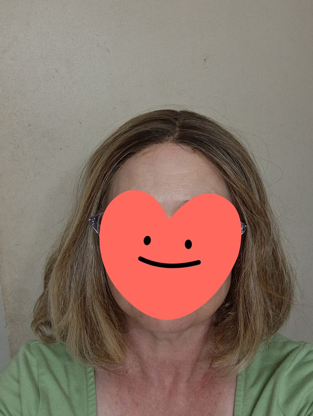 Michelle Light Brown Shoulder-Length Wig with Natural Highlights